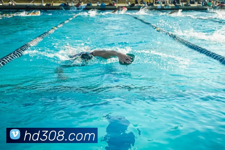 世界杯足球赛流动奖杯巡展启动 吸引球迷参观并促安保与交通调整